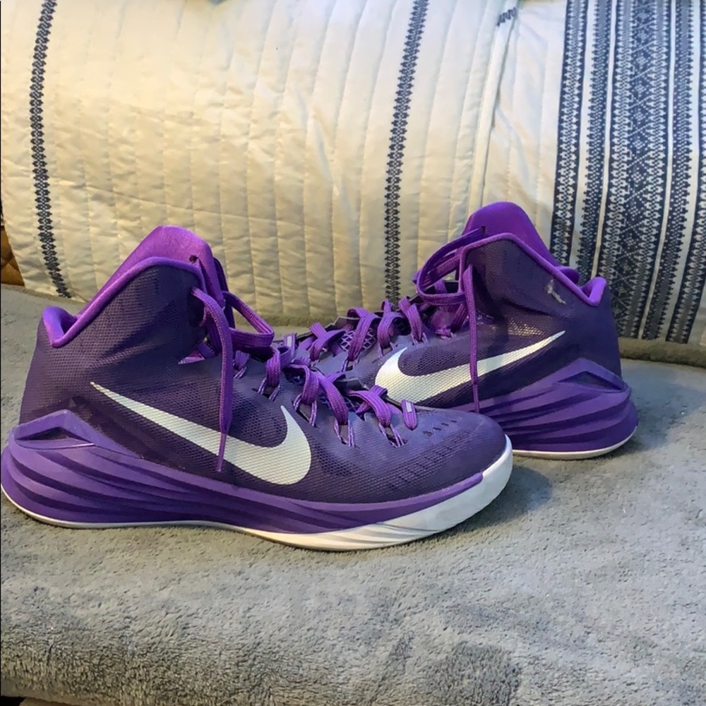 Hyper dunk basketball shoes